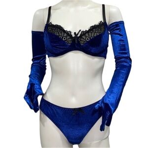 Elegant Blue Velvet Lingerie Set